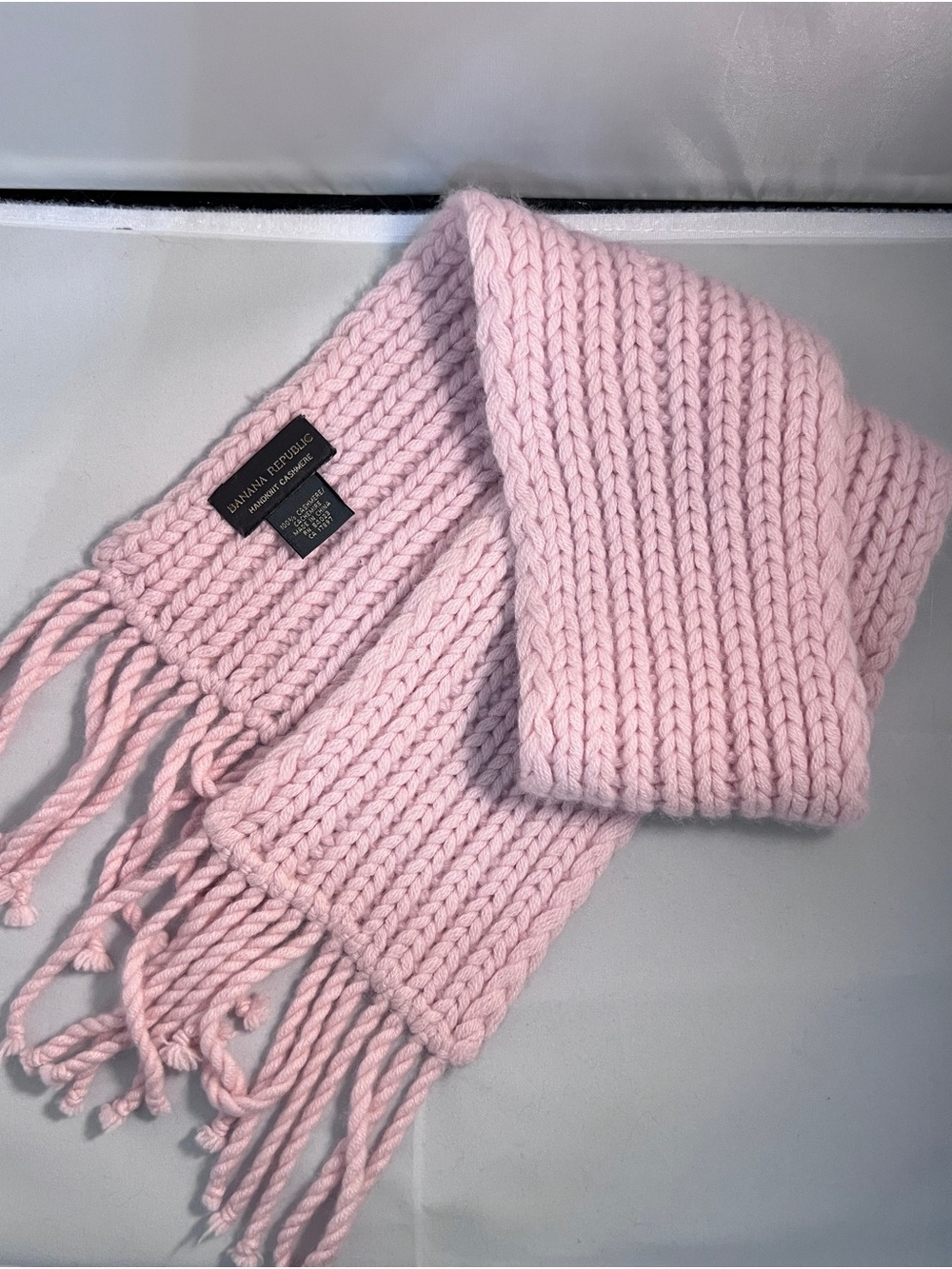 Banana Republic 100% Cashmere Light Pink Chunky Key Hole Knit Fringe Scarf